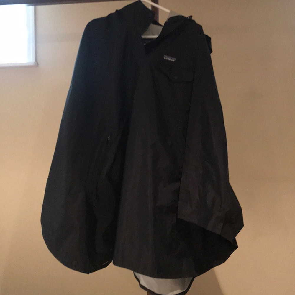 Patagonia Women’s Torrentshell Poncho